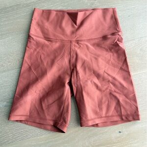 Aritzia 7” bike shorts